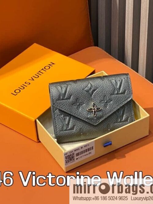 [Boutique‑grade] M12746 pearlescent gray, three-fold wallet series Victorine Wallet wallet