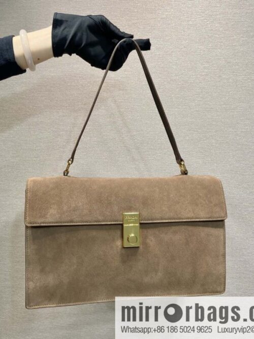 wsxc1733498921404_0-800x800shg4i3yh2yu131821_20250702222830.jpg PRADA 🎉 new catwalk model 🎉 1BD378A suede🎉🎉