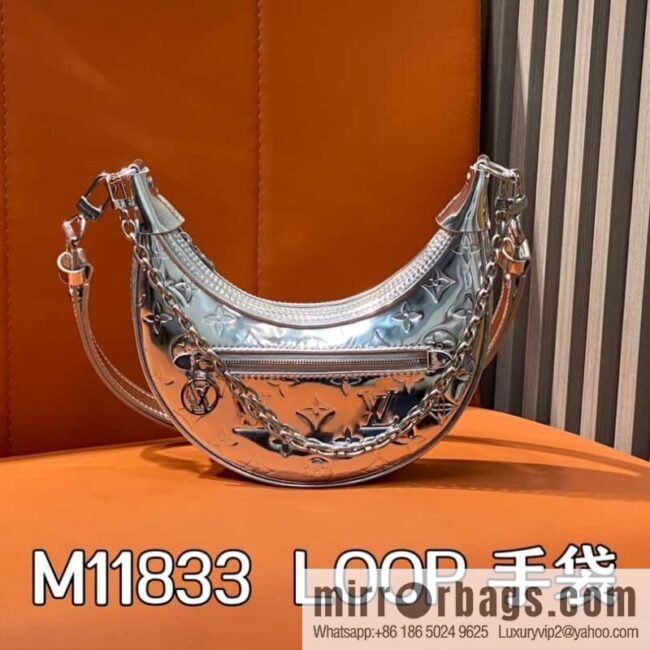 [Boutique‑grade] M11833 silver patent leather, chain moon bag series LOOP handbag