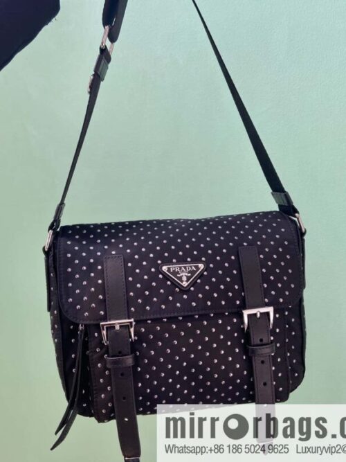 wsxc1734724063956_0-800x800dwuarzq22rs130137_20250702213536.jpg PRADA 🎉 rivet messenger bag 🎉 1BD382 new product🎉🎉