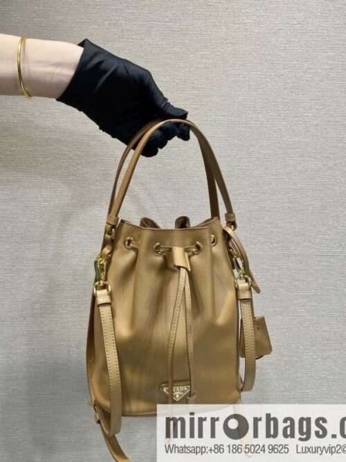 wsxc1735155171960_0-800x80011a1tx03cix126638_20250702194931.jpg PRADA 🎉 calfskin bucket bag 🎉 1BE067 new 🎉🎉 brown