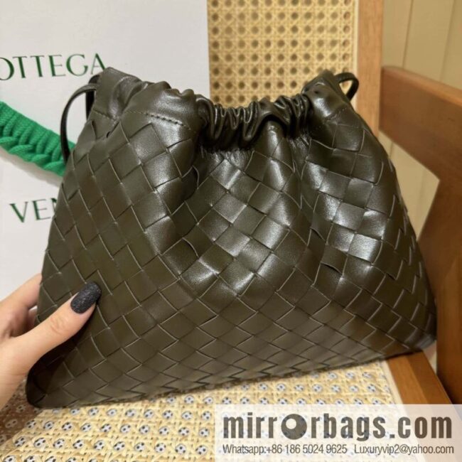wsxc1735663291463_0-800x800ew0emosxuey125658_20250702190519.jpg BV Medium Dustbag Clutch 796728 Khaki with Sage Green Inside