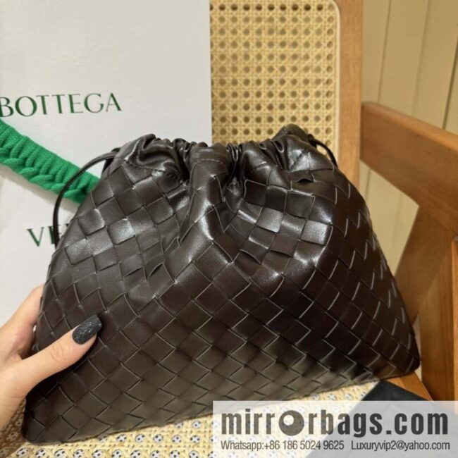 wsxc1735663408564_0-800x8003ofwhfpa4h4125629_20250702190303.jpg BV Medium Dustbag Clutch 796728 Chocolate Brown