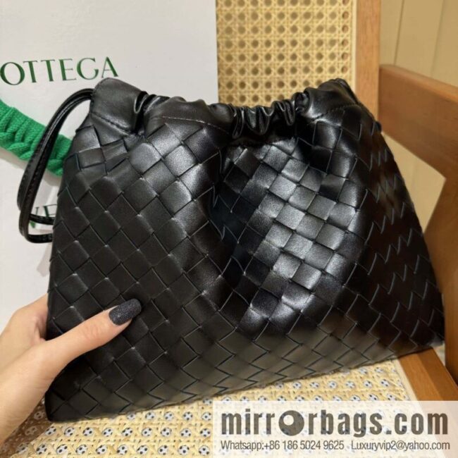 wsxc1735663516050_0-800x800sjawvz2flkf125609_20250702190045.jpg BV Medium Dustbag Clutch 796728 Black
