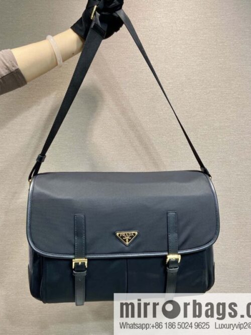wsxc1735933890597_0-800x800twnbkb1yn5t121840_20250702161704.jpg PRADA 🎉 new messenger bag 🎉 1BD369🎉🎉