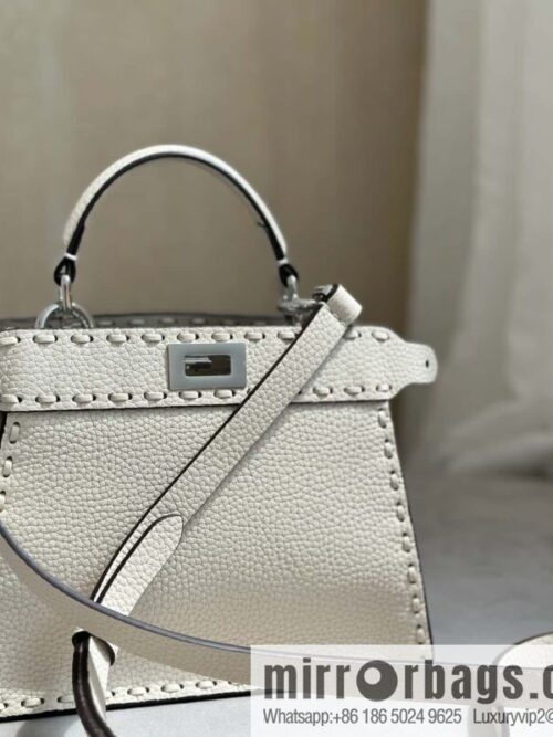 wsxc1735934714468_0-800x800k1wgyj21eam121790_20250702161316.jpg FENDI peekaboo new series I see you petite model number 80133As white