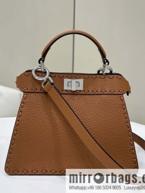 wsxc1735936223411_1-800x800nlobnaahniw121698_20250702160600.jpg FENDI peekaboo new series I see you petite model number 80133As brown