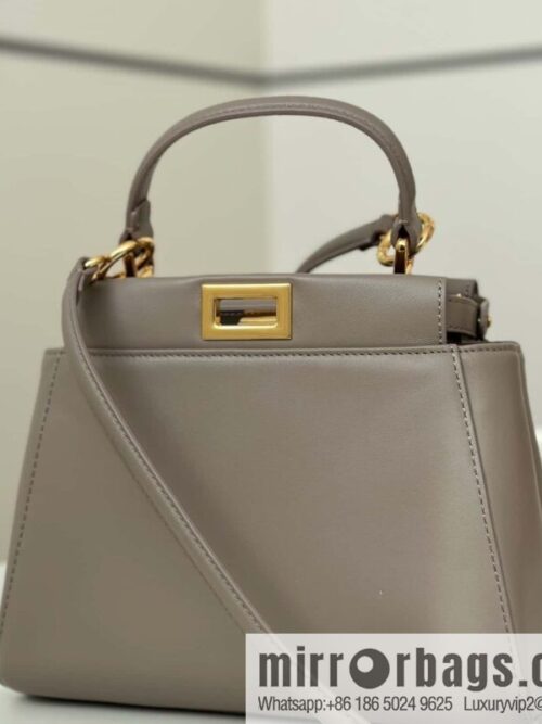 wsxc1736017730681_0-800x800xlbneic2wc5121467_20250702155221.jpg FENDI peekaboo series, model number: 8315 gray