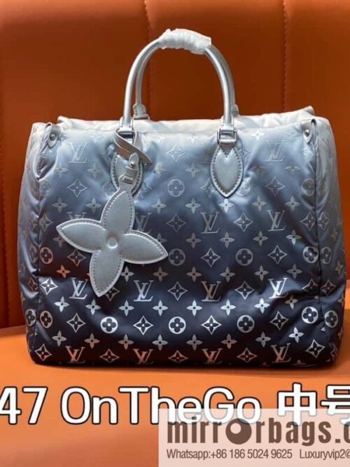 [Boutique‑grade] M11847 silver down, square bag series, this OnTheGo medium handbag.