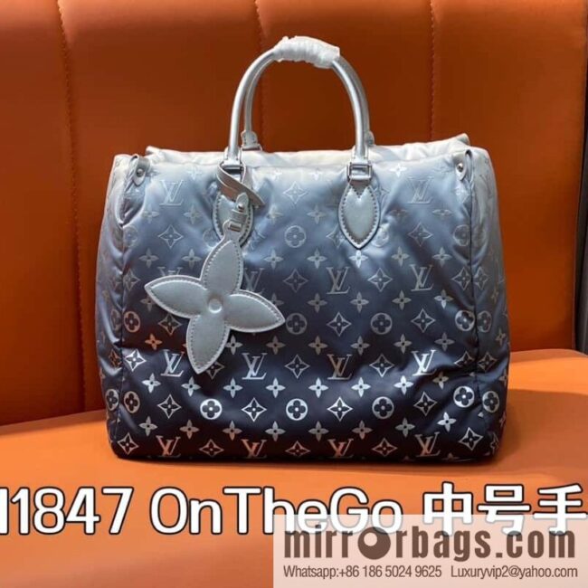 [Boutique‑grade] M11847 silver down, square bag series, this OnTheGo medium handbag.