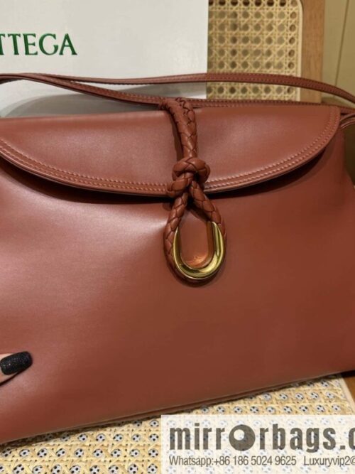 wsxc1736979922643_0-800x800cts1llwz2gk114297_20250702122205.jpg BV Large Liberta Crossbody Bag 806034 Brick Red