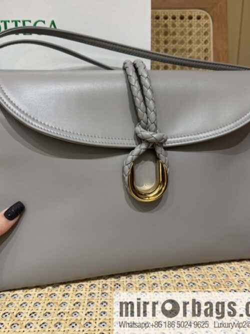 wsxc1736980123052_0-800x8001ls1yv43azh114274_20250702122044.jpg BV Large Liberta Crossbody Bag 806034 Silver Grey