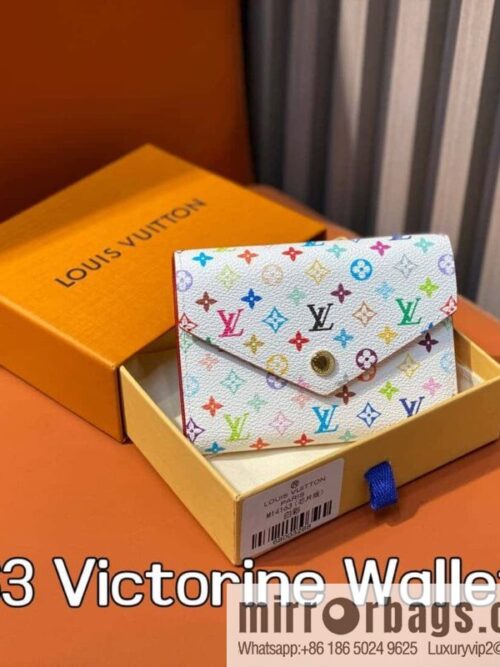 [Boutique‑grade] M14163 white color, three-fold wallet series Victorine Wallet wallet