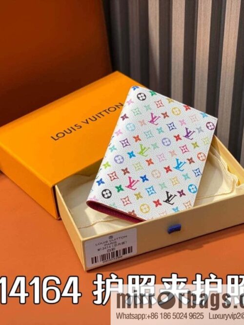 [Premium‑quality] M14164 white color, passport holder, passport cover, this passport cover
