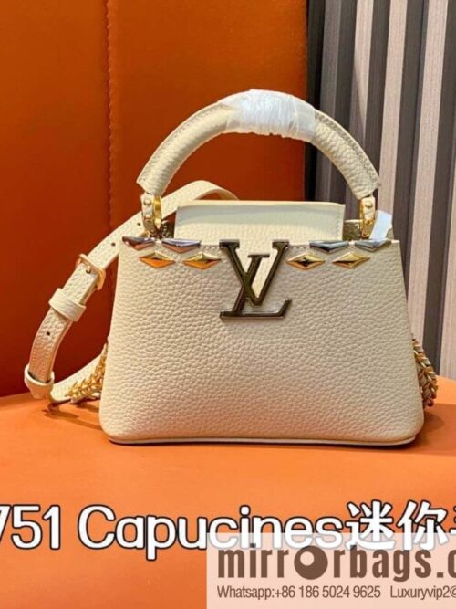 [Boutique‑grade] M12751 rice white full leather rhombus model, full leather cap that English series, this Capucines mini handbag