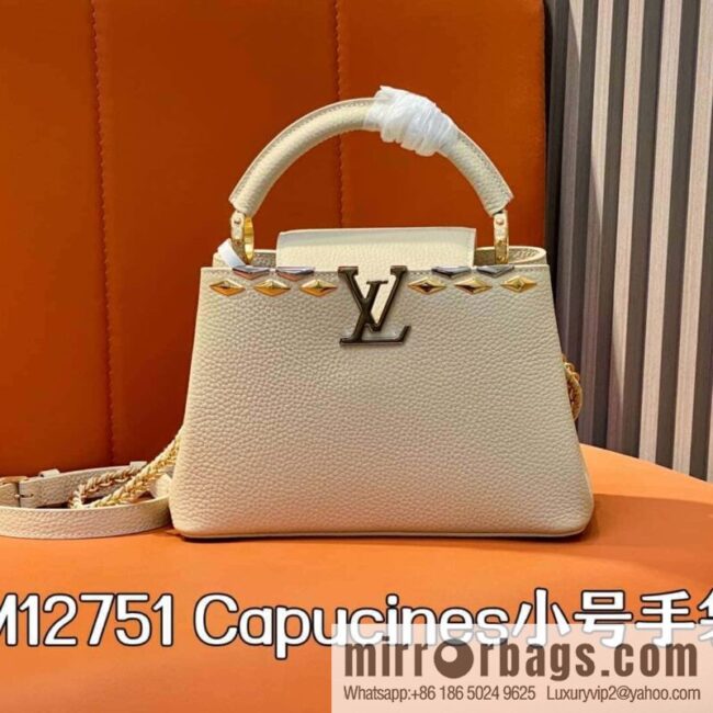 [Boutique‑grade] M12751 rice white full leather rhombus model, full leather cap that English series, this Capucines small handbag