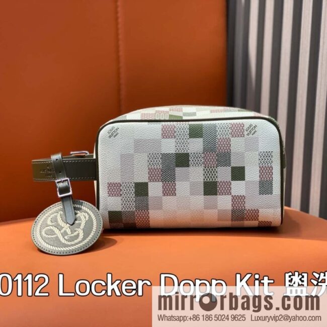 [Boutique‑grade] M00112 cosmetic bag, toilet bag, special model for the Year of the Snake, this Locker Dopp Kit toilet bag.