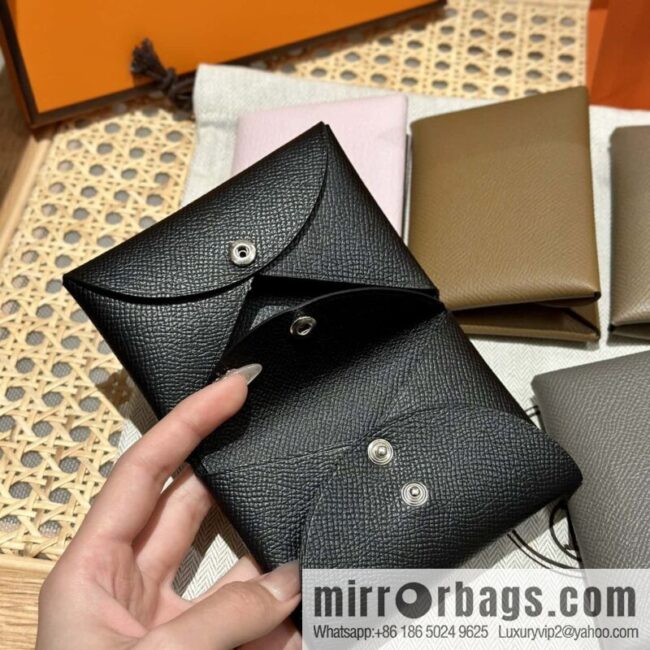 wsxc1740403800369_8-800x800gl3drhy4dzs93492_20250702013559.jpg Calvi Duo short card bag, change bag, black, H044164CK18.