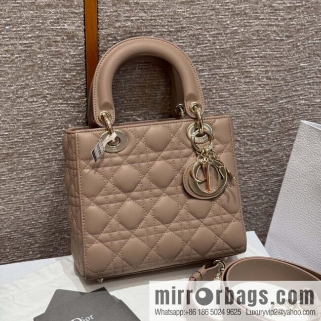 wsxc1740494216076_0-scaled-800x8004fdvltpnam185380_20250701213709.jpg Original genuine grade classic diamond princess diana bag