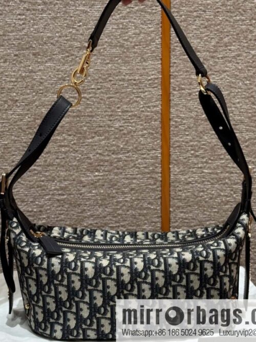 wsxc1740494242171_0-scaled-800x800nqu15xywxbk85360_20250701213636.jpg Journey series small blue cloth blue cloth cow leather flat oversized rattan checked hobo bag