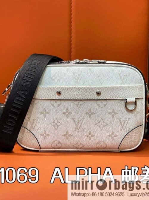 [Boutique‑grade] M31069 white flower, men\'s bag messenger bag ALPHA messenger bag