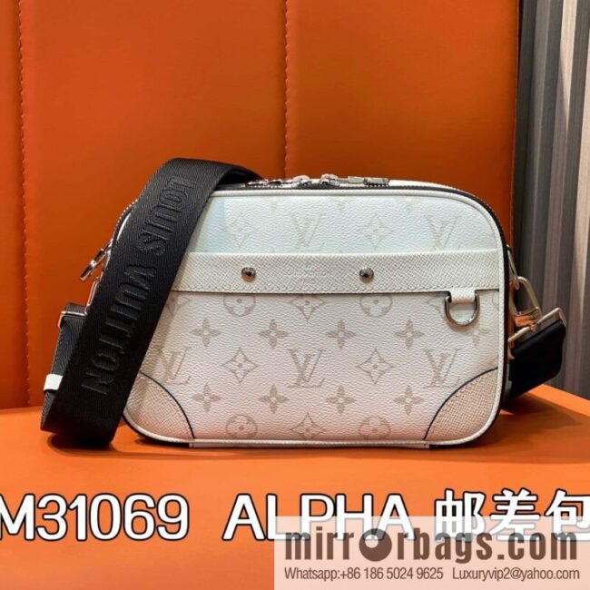 [Boutique‑grade] M31069 white flower, men\'s bag messenger bag ALPHA messenger bag