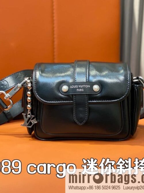 [Premium‑quality] M13989 black full leather men\'s bag messenger bag cargo mini messenger handbag