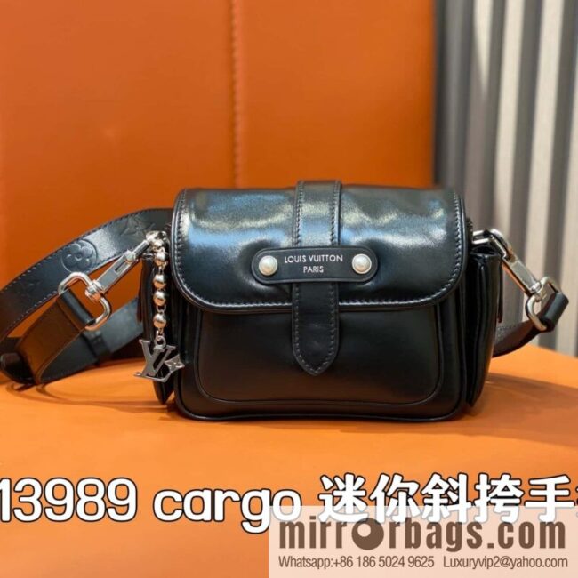 [Premium‑quality] M13989 black full leather men\'s bag messenger bag cargo mini messenger handbag
