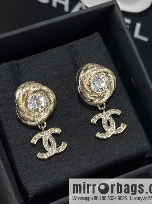 wsxc1751905398020_0-800x800b1o2ei2ogdr175134_20250708145450.jpg ❗️New ❗️ ☀️ new ☑️ Chanel C2 gold full diamond double c stud earrings ☀️
