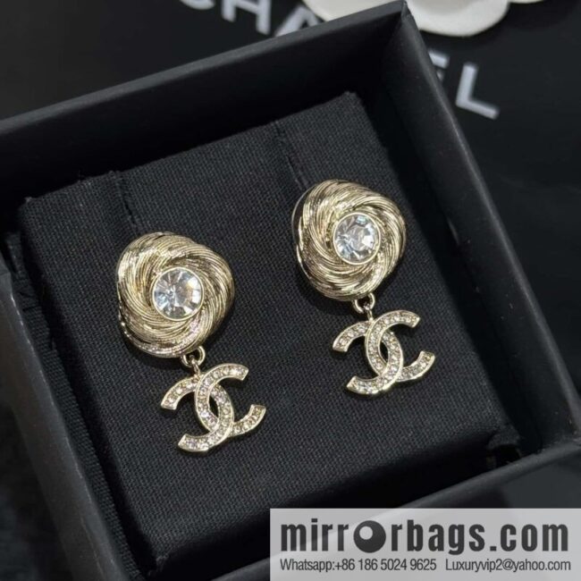❗️New ❗️ ☀️ new ☑️ Chanel C2 gold full diamond double c stud earrings ☀️