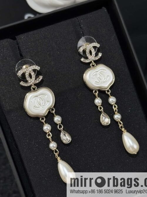 wsxc1751905536884_0-800x800niz3twp2u41175097_20250708145335.jpg ❗️New ❗️ ☀️ new ☑️ Chanel cloud double c tassel earrings ☀️