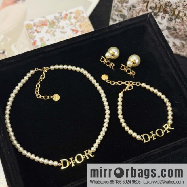 wsxc1751911572384_5-800x800tgmipi3aopj174910_20250708144822.jpg ❗️New ❗️ ☀️☀️ New ☑️ Dior Dior pearl CD necklace earrings bracelet ☀️