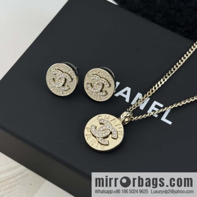 wsxc1751911586803_5-800x800nhfdes4115e174879_20250708144730.jpg ❗️New ❗️ ☀️ new ☑️ Chanel double c button necklace stud earrings ☀️