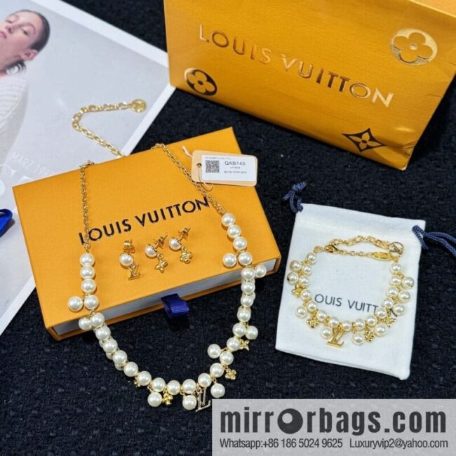 wsxc1751911651236_0-800x800oq1axpix1r5174754_20250708144411.jpg Louis Vuitton PEARL RIVER pearl necklace bracelet stud earrings