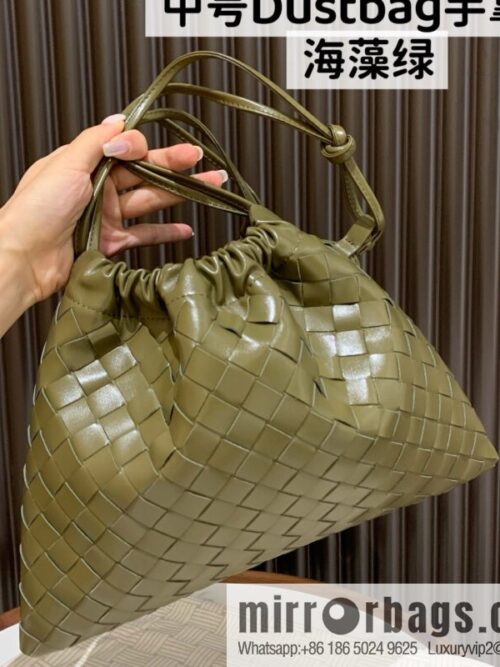 wsxc1752848500077_0_jpg-800x800emqrnpf42gr50910_20250718221444.jpg BV medium Dustbag clutch bag 796728 seaweed green